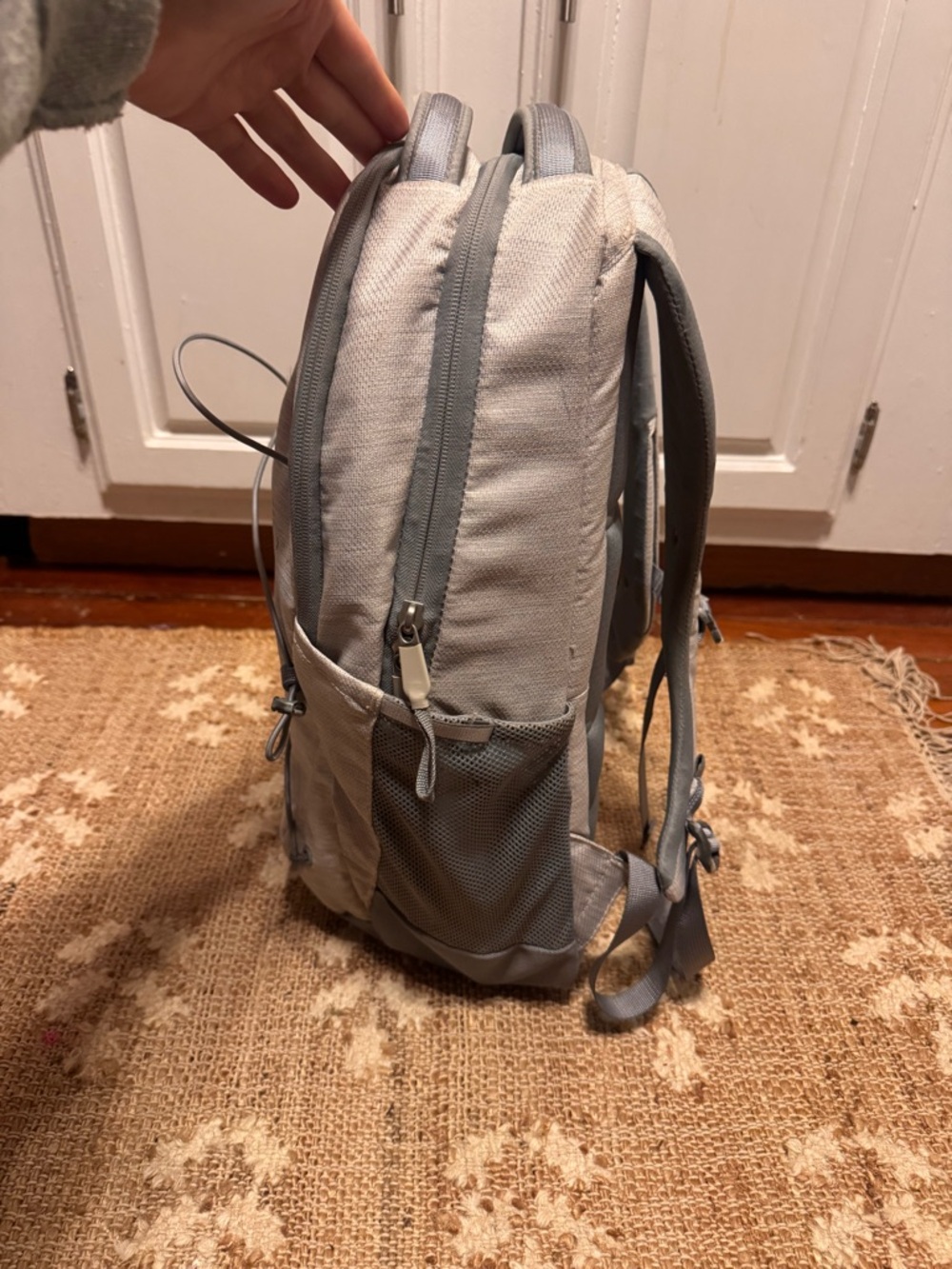 The north face womens jester backpack light gray 27.5 litres - Picture 6 of 6